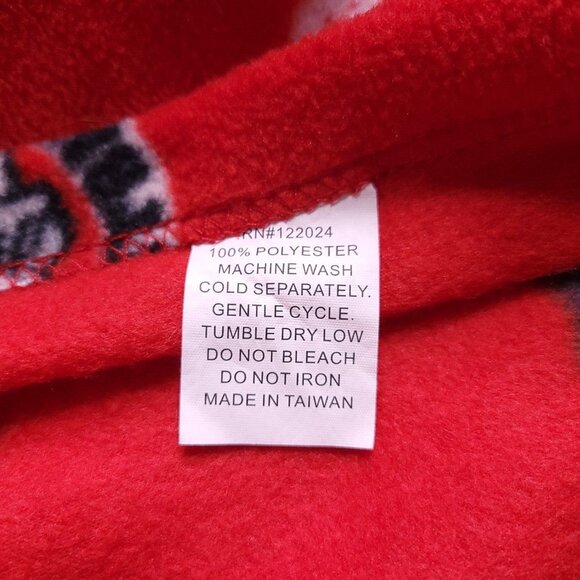 Wisconsin Badgers Red Collegiate Snuggie Blanket With Sleeves Tailgating - Picture 5 of 5